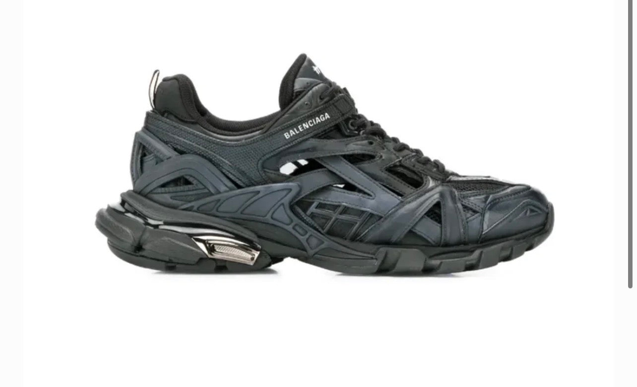 Shoe